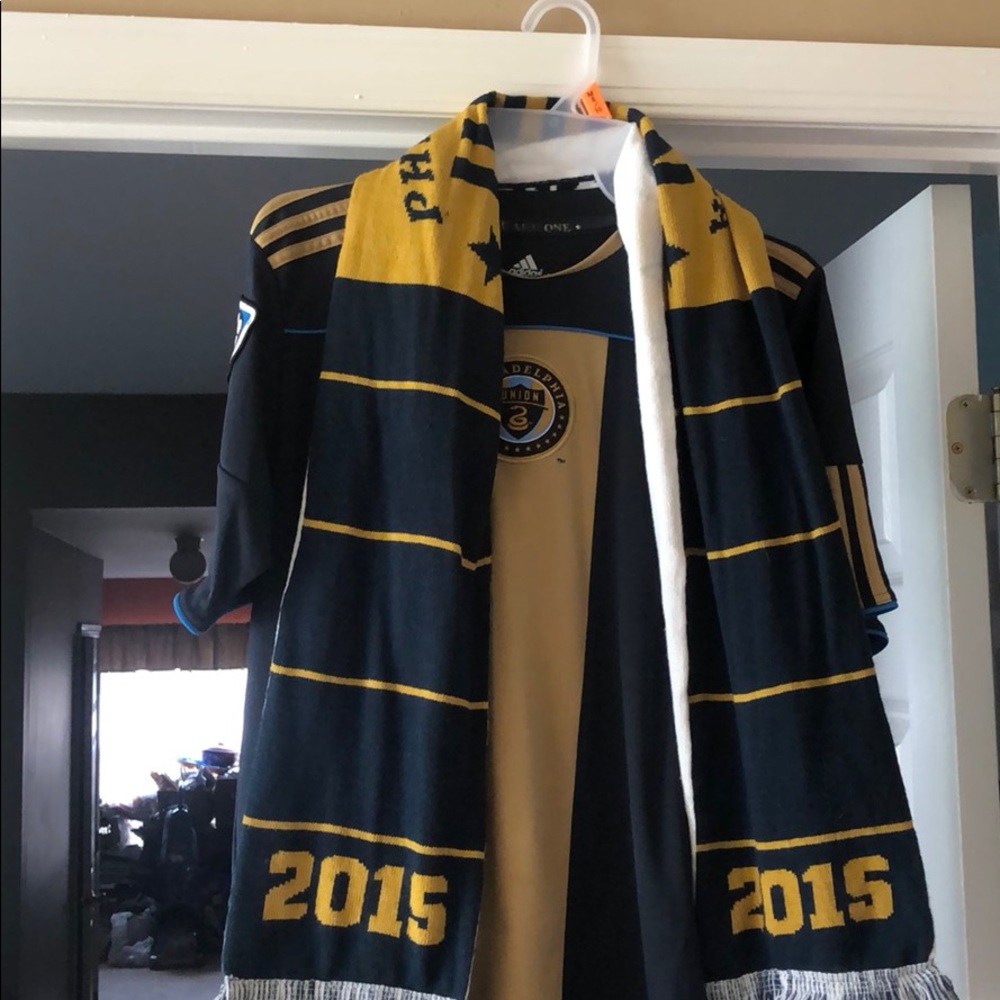 Philadelphia Union Jersey & 2015 Member Scarf